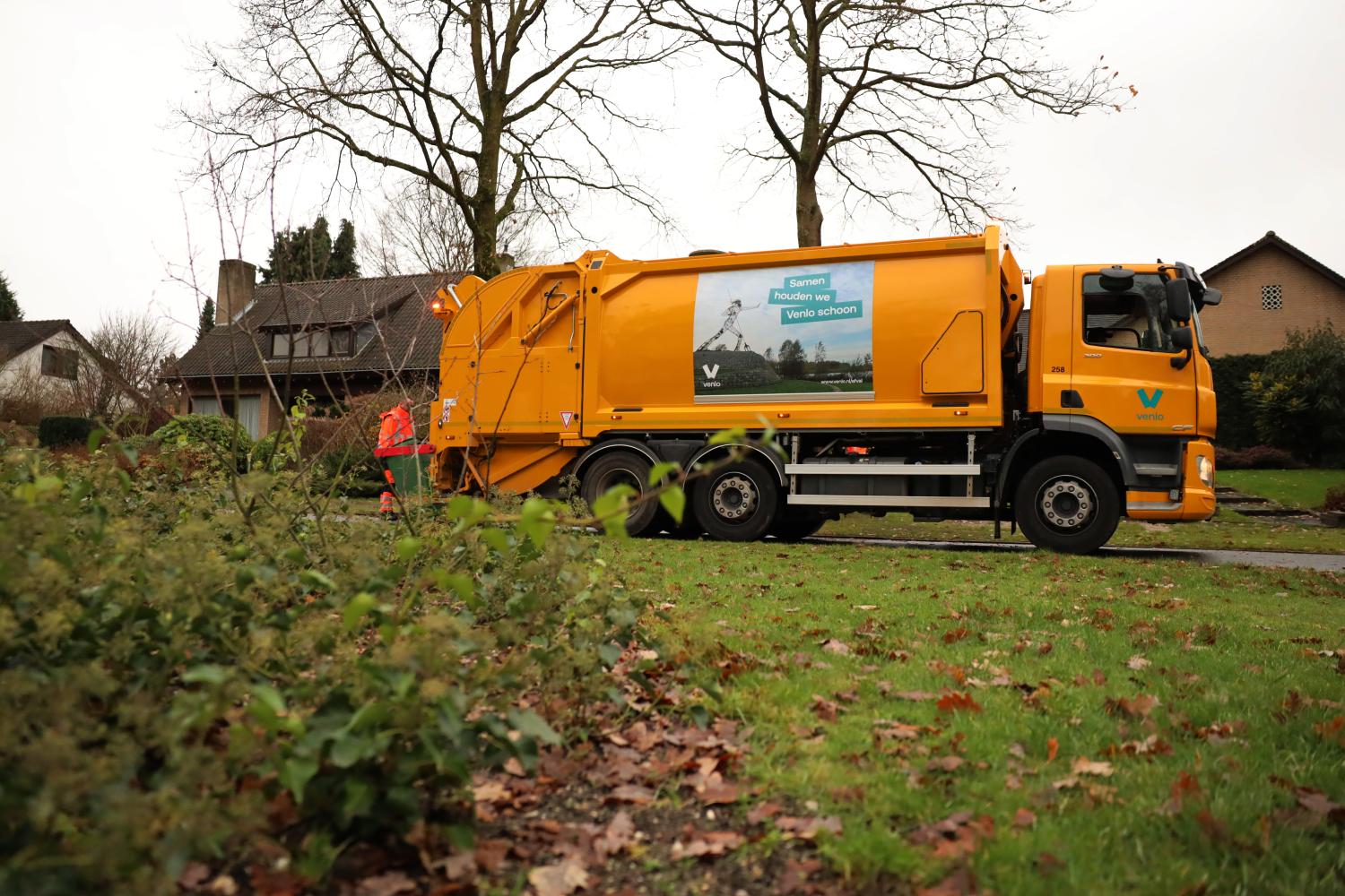 vuilniswagen van gemeente Venlo